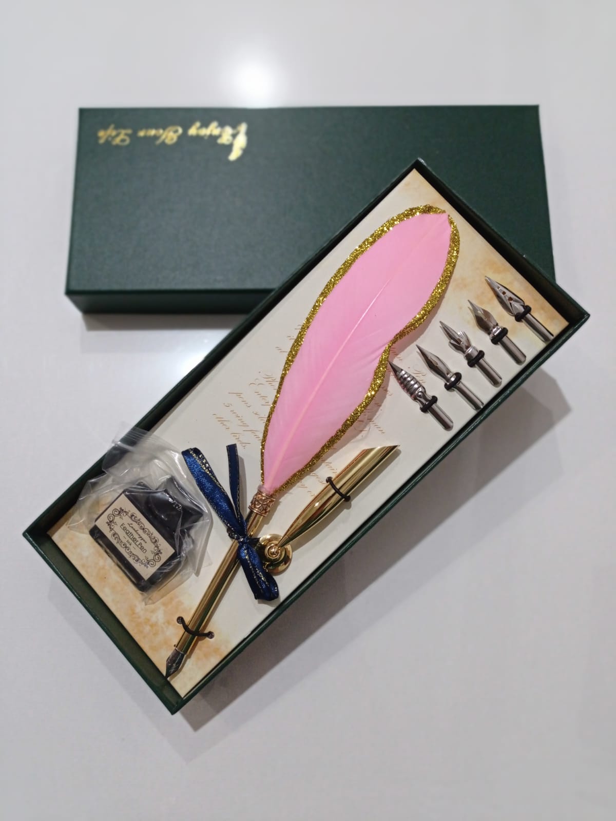 Pembe Tüylü Dolma Kalem Seti Pembe Tüylü Dolma Kalem Seti